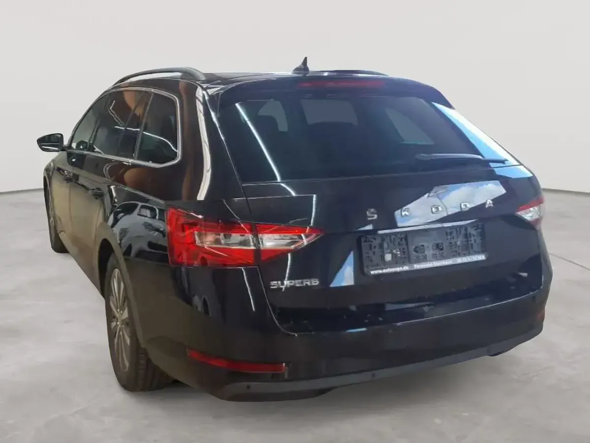 Gebraucht Skoda Superb Ambition 200 PS (147 kW) 2021 Blackmagic perleffekt Kombi