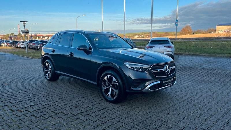 Gebraucht Mercedes GLC300e Avantgarde 197 PS (144 kW) 2024 Lack graphitgrau SUV