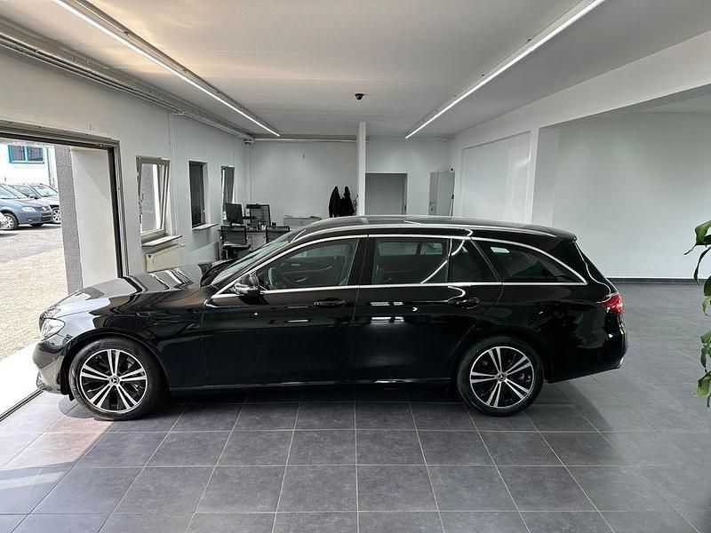 Gebraucht Mercedes E450 Avantgarde 367 PS (269 kW) 2020 Schwarz Limousine