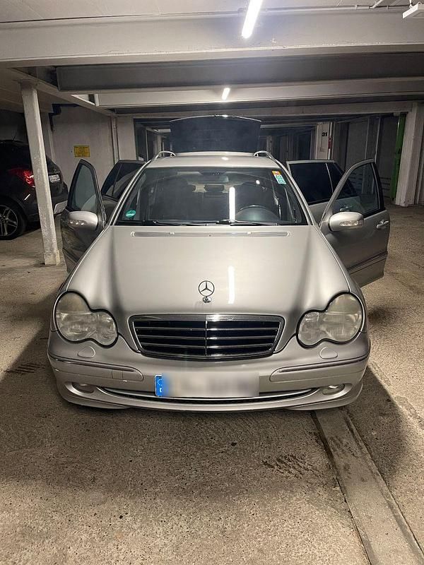 Silber Gebraucht 2001 Mercedes C320 Avantgarde Kombi | 2.450 € (Fairer Preis) - Bild 1/4