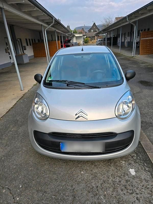 Grau Gebraucht 2006 Citroën C1 Kleinwagen | 2.200 € (Fairer Preis) - Bild 1/4