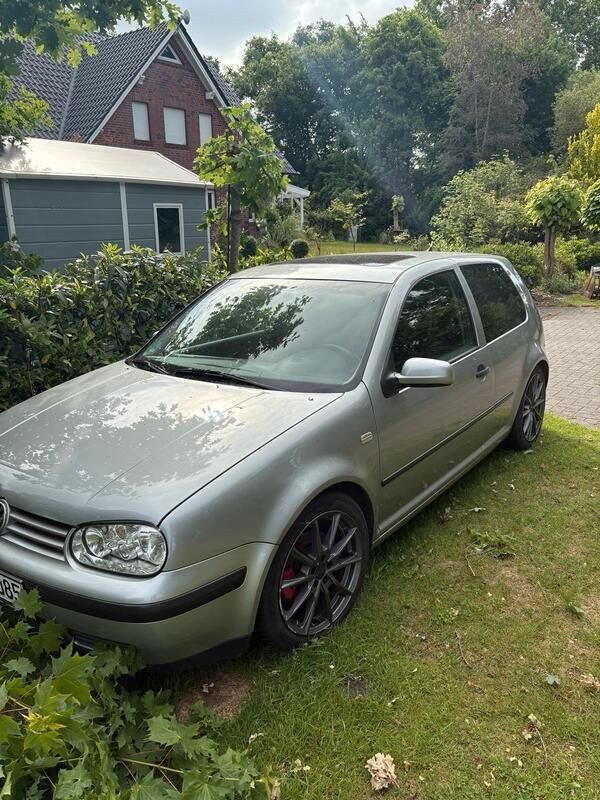Silber Gebraucht 2002 VW Golf IV Basis Kleinwagen | 1.800 € (Fairer Preis) - Bild 1/4