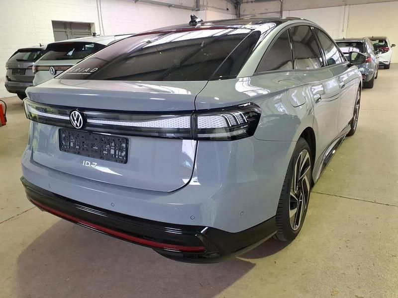Gebraucht VW ID.7 Pro 210 kW (286 PS) 2024 Mondsteingrau Limousine