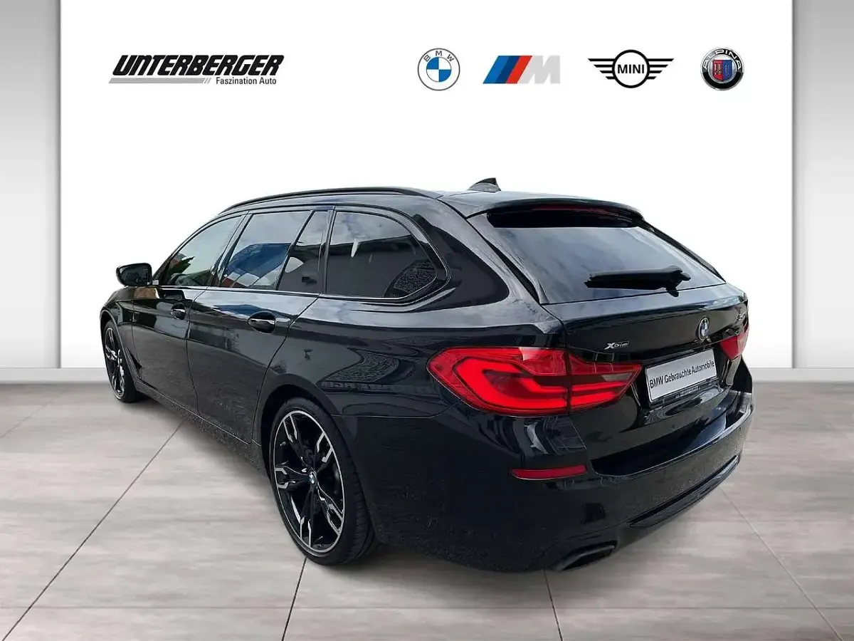 Gebraucht BMW 540 Sport Line 340 PS (250 kW) 2019 Schwarz Kombi