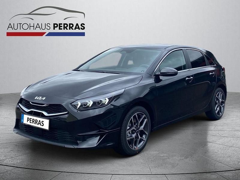 Neu Kia Ceed Style 140 PS (102 kW) 2025 Zilinaschwarz Kleinwagen