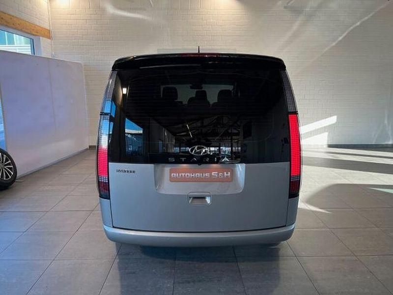 Gebraucht Hyundai Staria Trend 177 PS (130 kW) 2023 Silber Van / Kleinbus