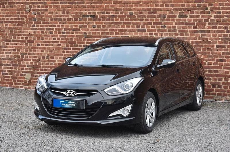 Schwarz Gebraucht 2013 Hyundai i40 Kombi | 7.990 € (Fairer Preis) - Bild 1/4