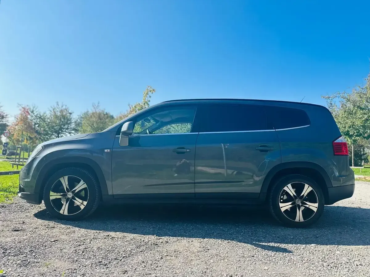 Używany Chevrolet Orlando 141 KM (103 kW) 2011 Szary Minivan
