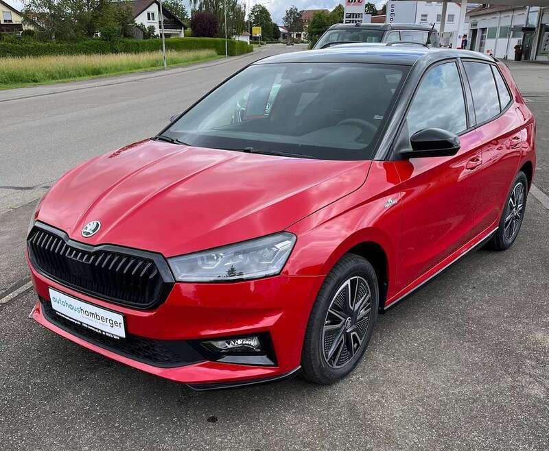 Velvet rot metallic Neu 2024 Skoda Fabia Monte Carlo Kleinwagen | 24.600 € (Etwas zu teuer) - Bild 1/4