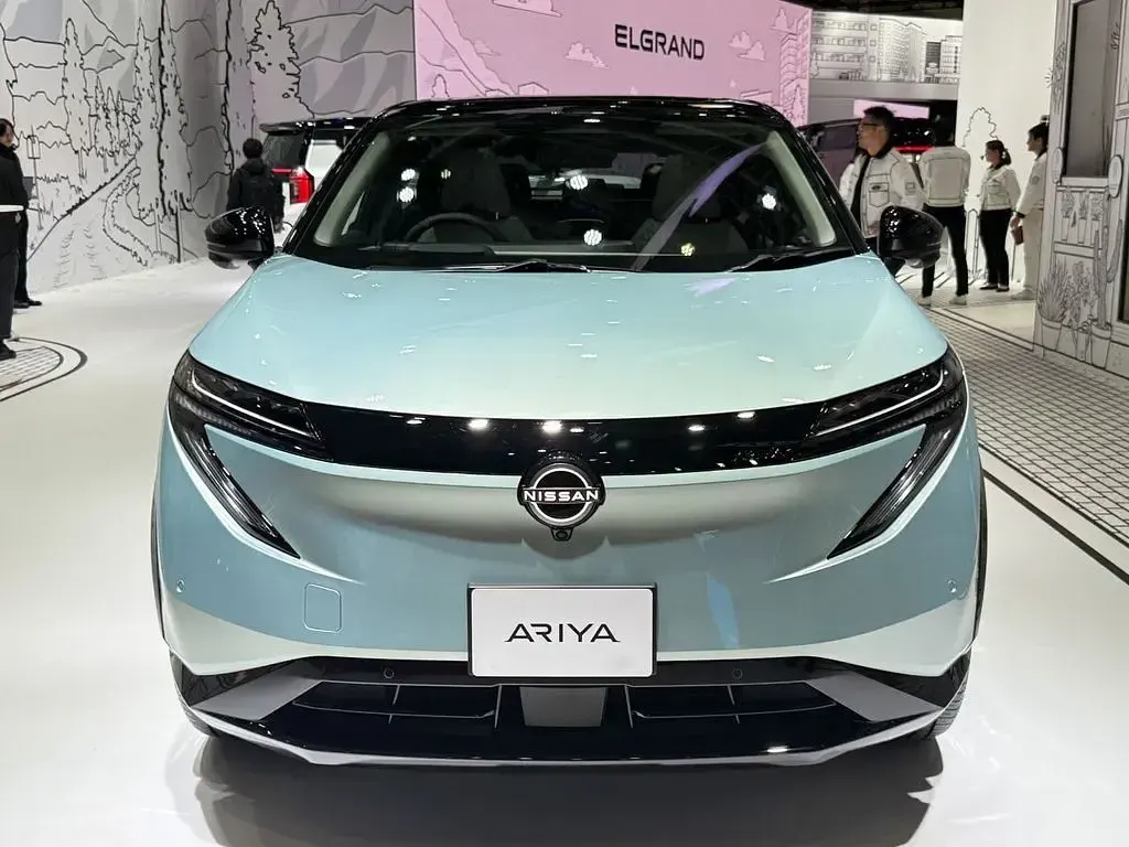 Neu Nissan Ariya Evolve 177 kW (242 PS) 2026 Ceramic grey SUV