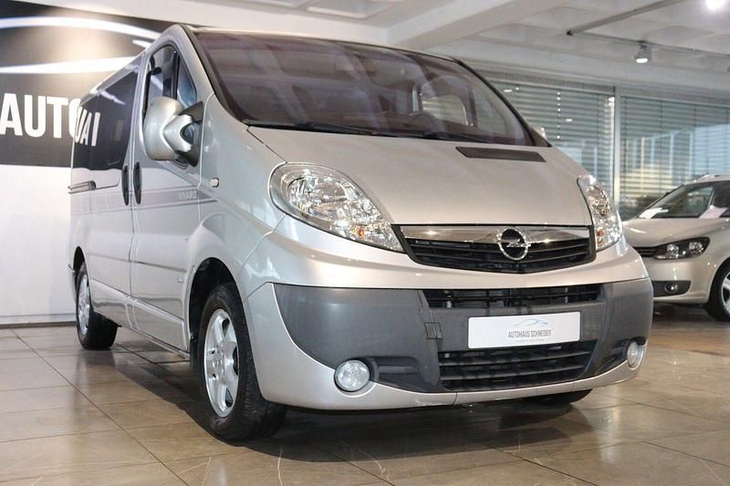 Gebraucht Opel Vivaro Cosmo 114 PS (83 kW) 2008 Silber Van / Kleinbus