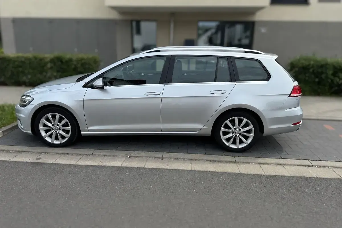 Gebraucht VW Golf VII Highline 150 PS (110 kW) 2019 Silber Kombi