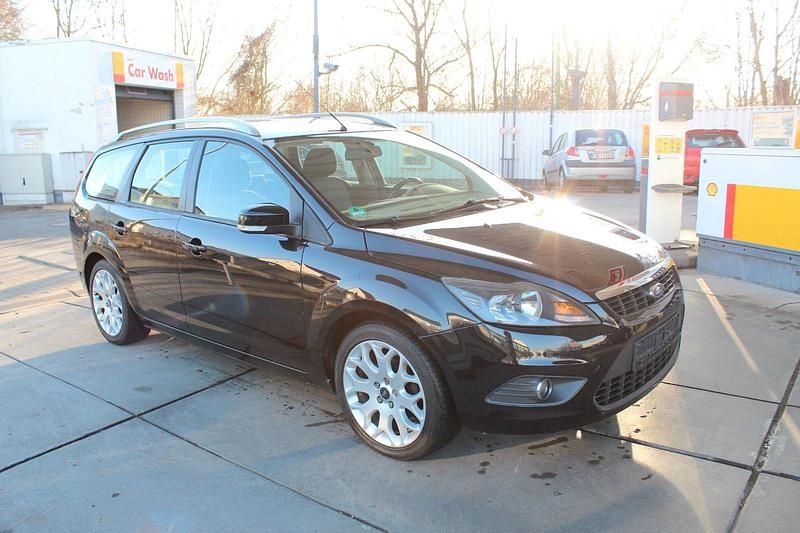 Gebraucht Ford Focus 125 PS (91 kW) 2010 Schwarz Kombi