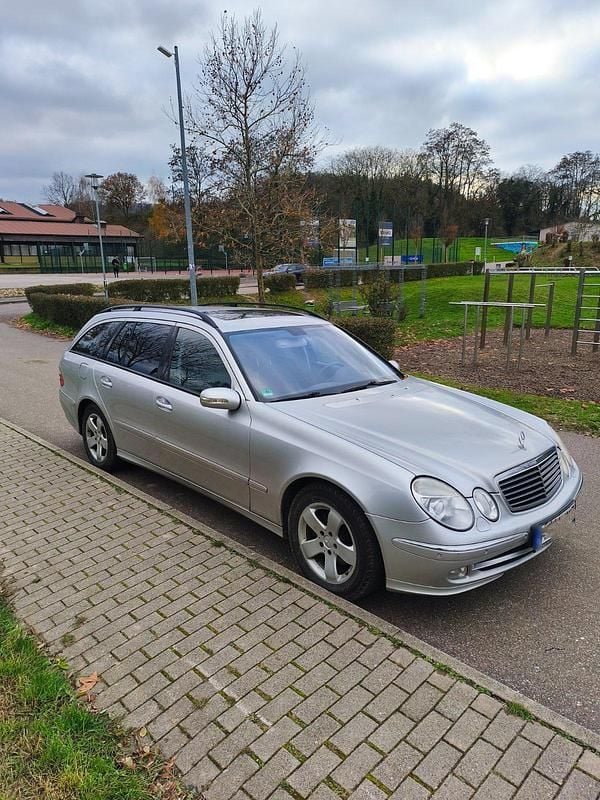 Gebraucht Mercedes E220 Avantgarde 150 PS (110 kW) 2004 Grau Limousine