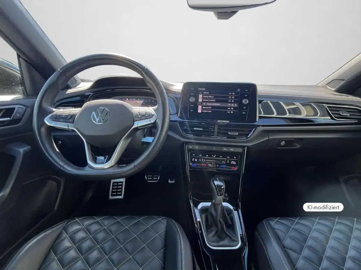 Gebraucht VW T-Roc Cabriolet Edition 150 PS (110 kW) 2024 Deep black matt Cabrio