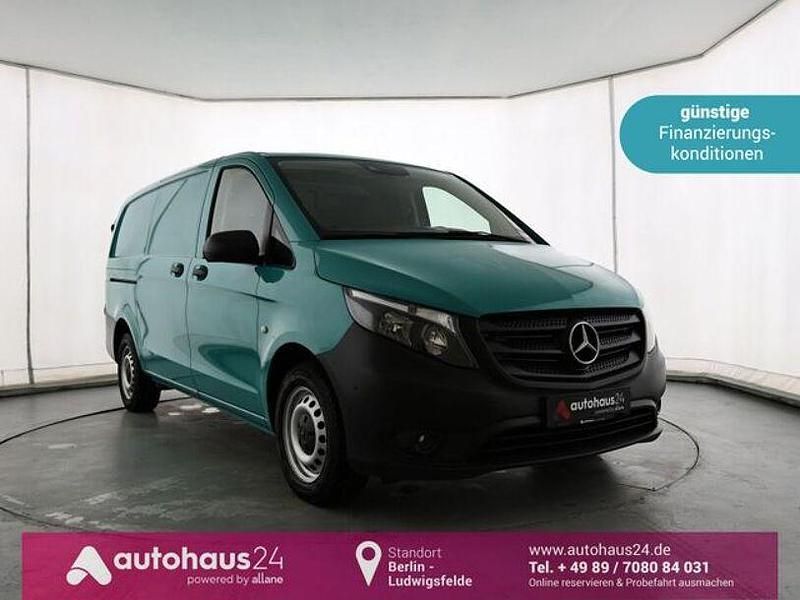 Grün Gebraucht 2021 Mercedes Vito Van / Kleinbus | 21.990 € - Bild 1/4