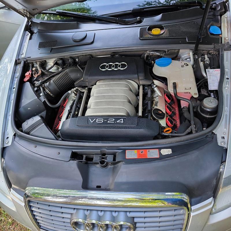 Silber Gebraucht 2005 Audi A6 Limousine | 3.350 € - Bild 1/4