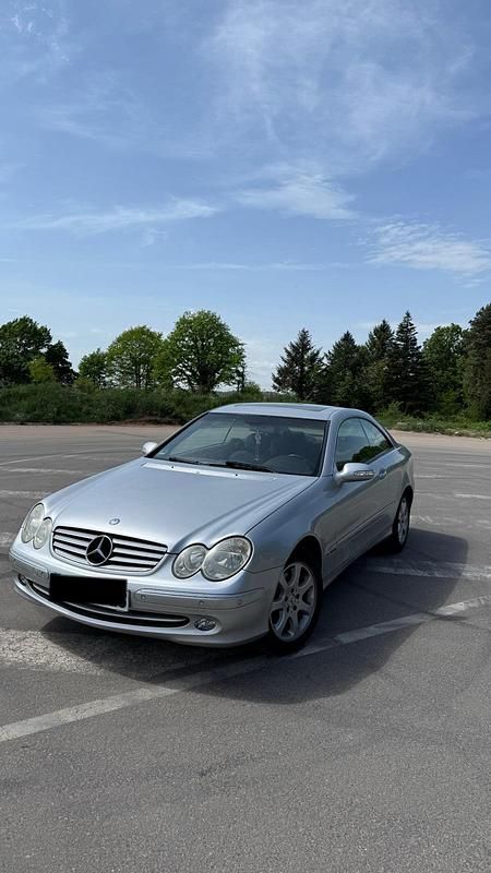 Silber Gebraucht 2004 Mercedes CLK200 Coupé | 5.000 € - Bild 1/4