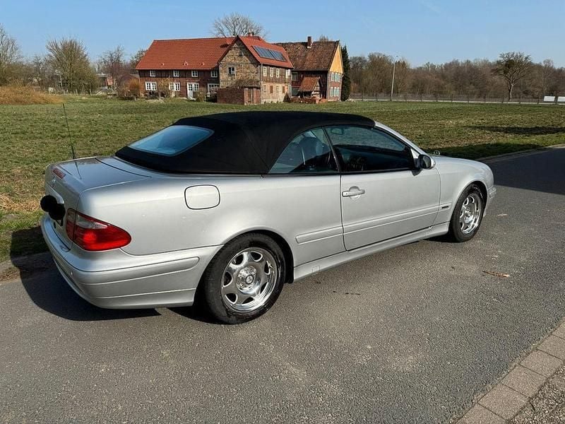 Gebraucht Mercedes CLK200 163 PS (119 kW) 2001 Silber Cabrio