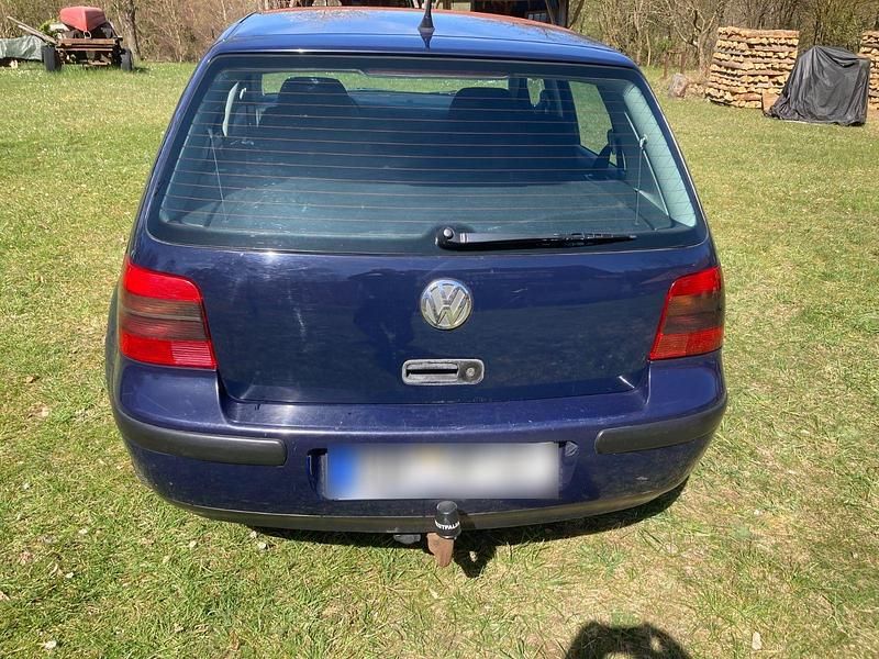 Gebraucht VW Golf IV 75 PS (55 kW) 2001 Blau Kleinwagen