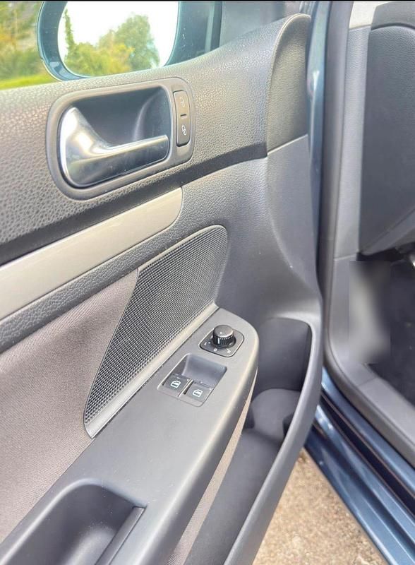 Gebraucht VW Golf V 105 PS (77 kW) 2008 Blau Kleinwagen