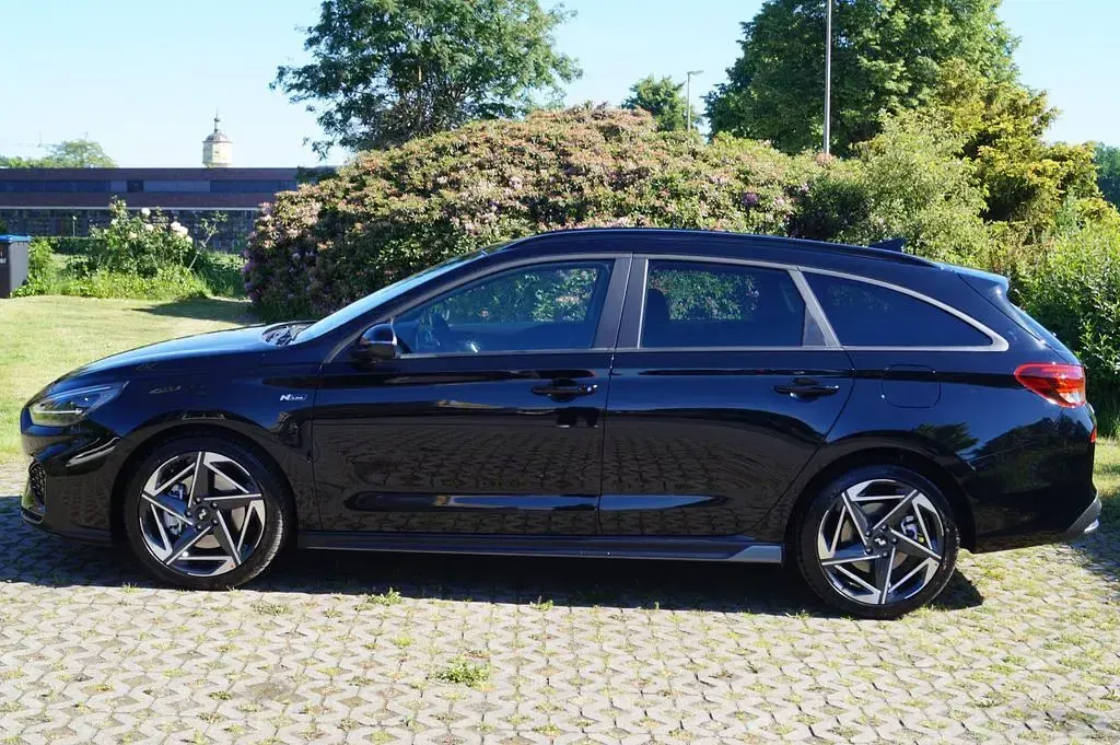 Neu Hyundai i30 N Line 150 PS (110 kW) 2026 Schwarz Kombi