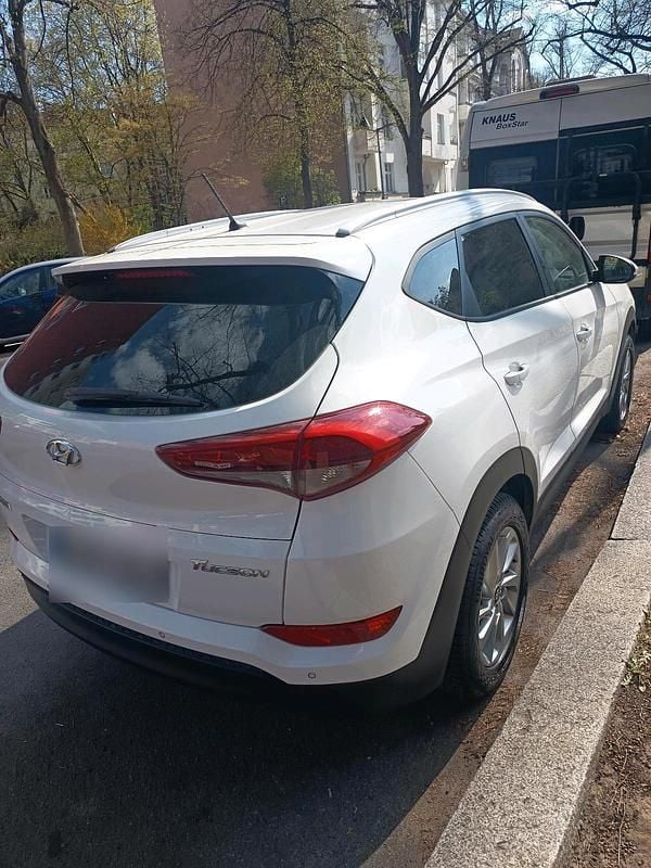 Second-hand Hyundai Tucson 140 CP (102 kW) 2016 Alb SUV