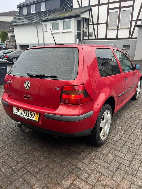 Second-hand VW Golf 105 CP (77 kW) 2000 Roșu Coupe