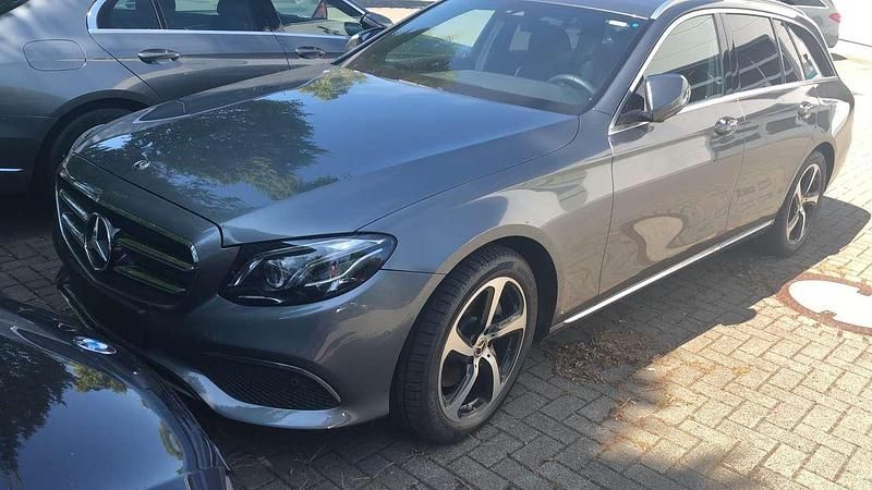 Gebraucht Mercedes 220 196 PS (144 kW) 2018 Grau Kombi