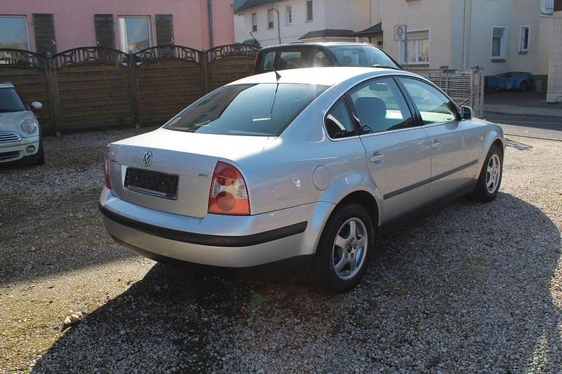 Gebraucht VW Passat Trendline 131 PS (96 kW) 2002 Silber Limousine