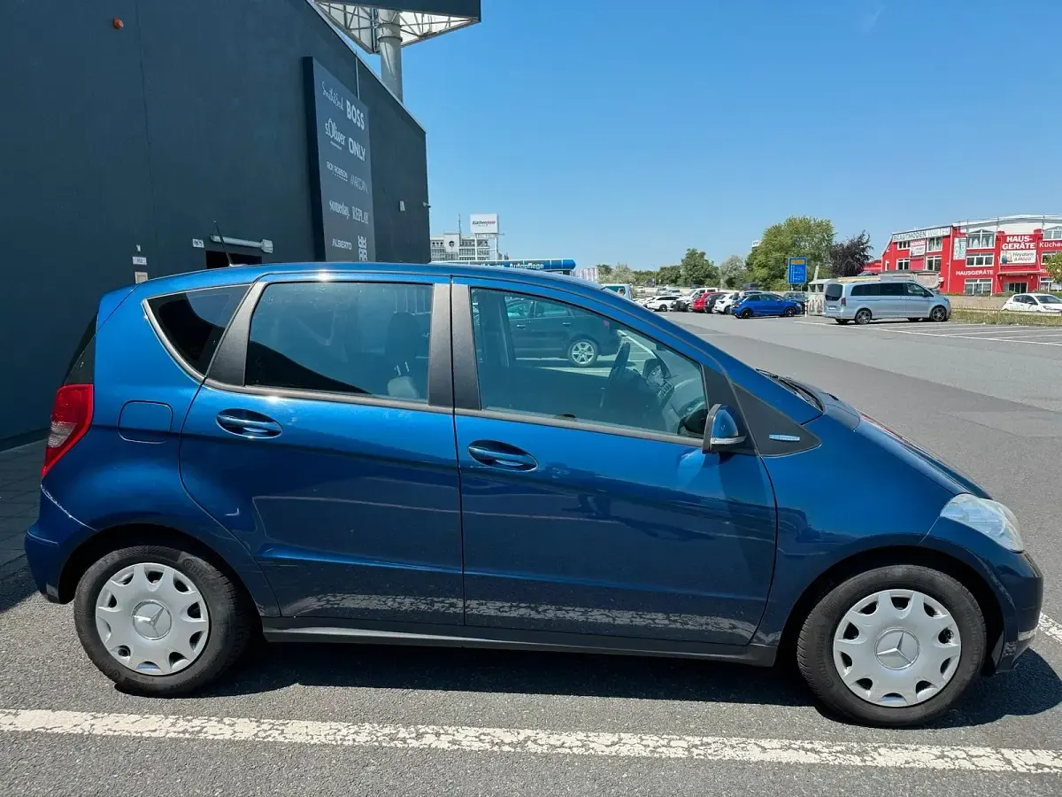 Gebraucht Mercedes A180 116 PS (85 kW) 2010 Blau Kombi