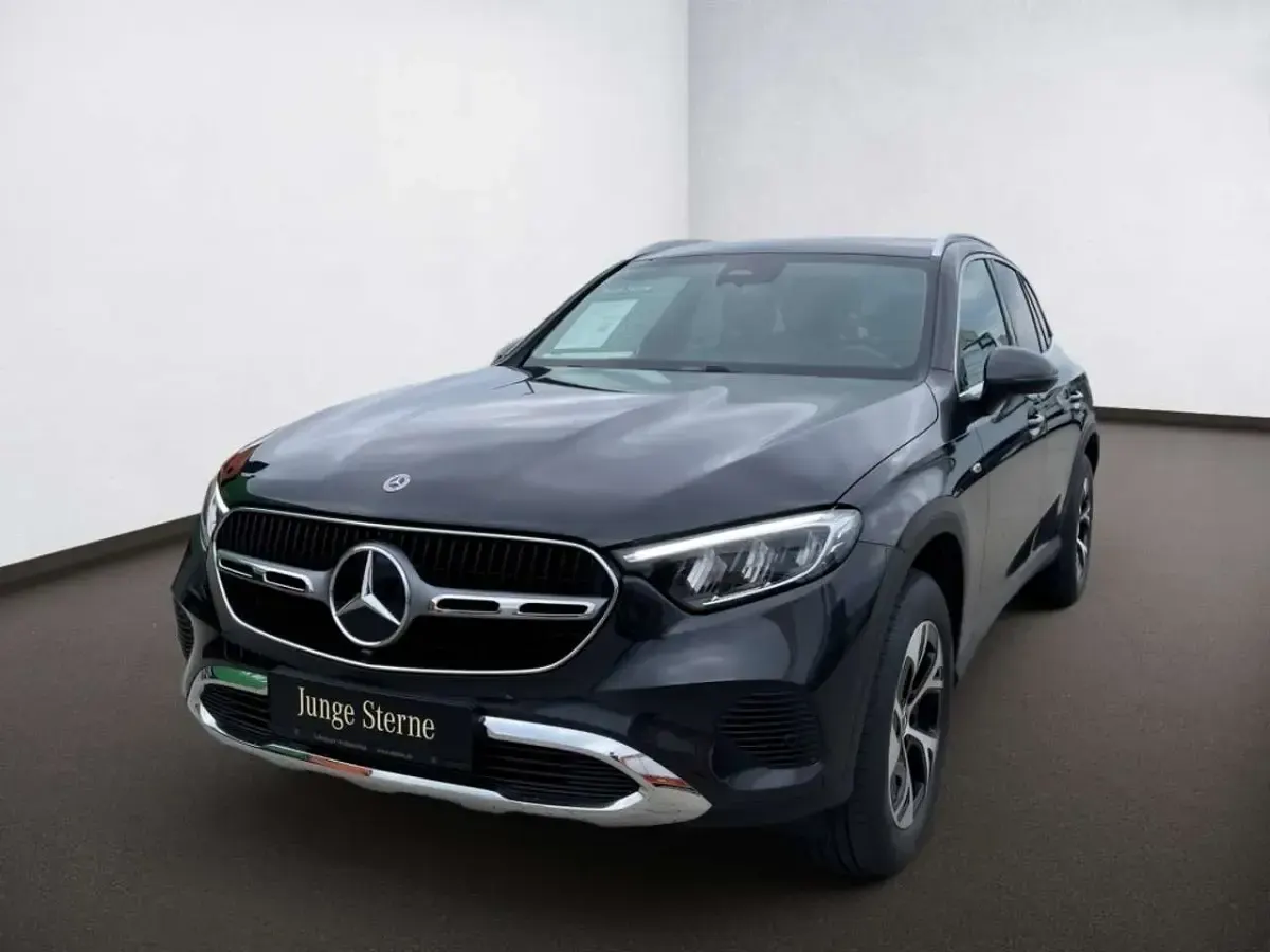 Gebraucht Mercedes GLC300 Advanced 204 PS (150 kW) 2025 Metalliclack graphitgrau SUV