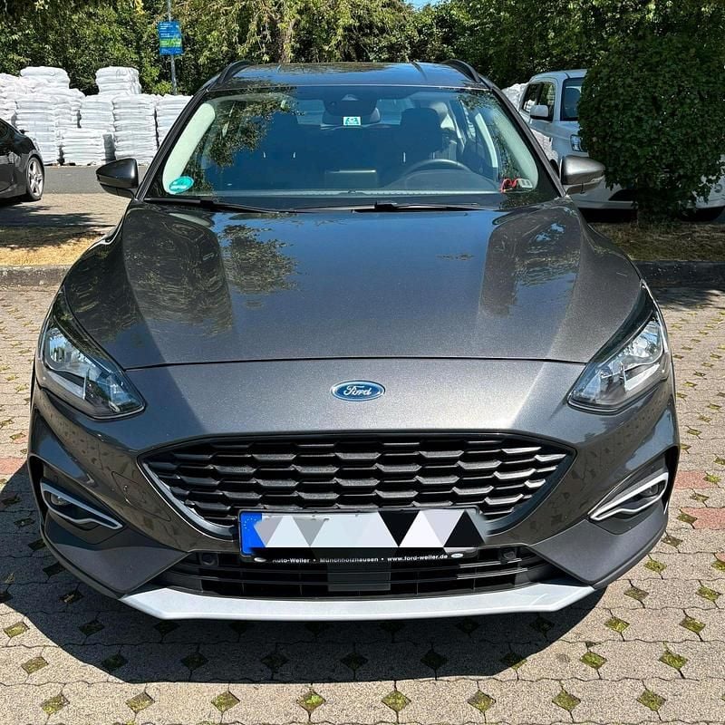 Grau Gebraucht 2019 Ford Focus Active Kombi | 8.500 € (Superpreis) - Bild 1/4
