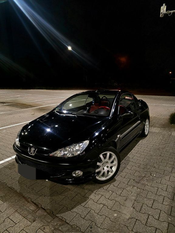 Schwarz Gebraucht 2003 Peugeot 206 CC Cabrio | 2.500 € (Fairer Preis) - Bild 1/4