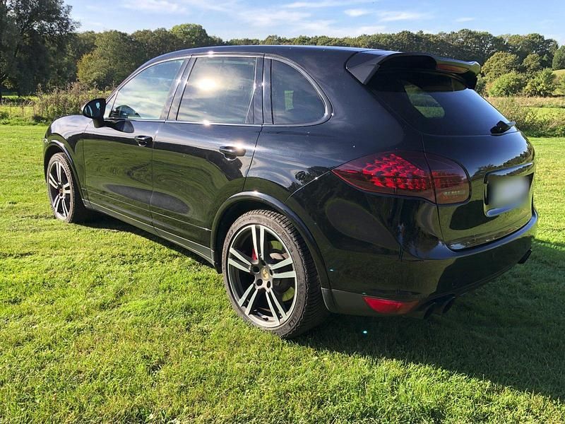 Gebraucht Porsche Cayenne Turbo 500 PS (367 kW) 2012 Schwarz SUV