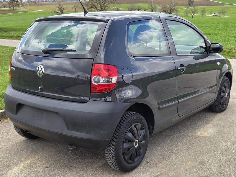 Gebraucht VW Fox 54 PS (39 kW) 2008 Grau Kleinwagen