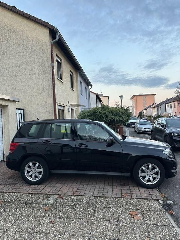 Gebraucht Mercedes GLK200 143 PS (105 kW) 2015 Schwarz SUV