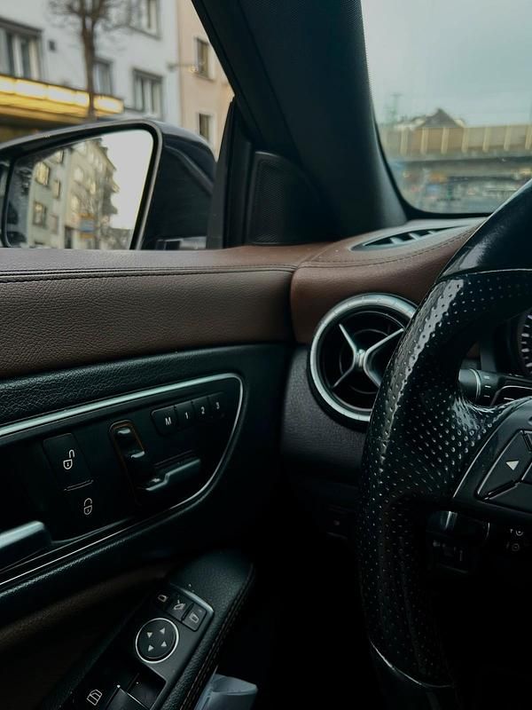 Gebraucht Mercedes CLA220 170 PS (125 kW) 2014 Schwarz Limousine