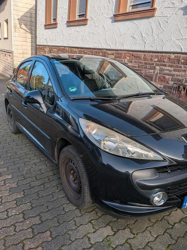 Gebraucht Peugeot 207 95 PS (69 kW) 2009 Schwarz Kleinwagen