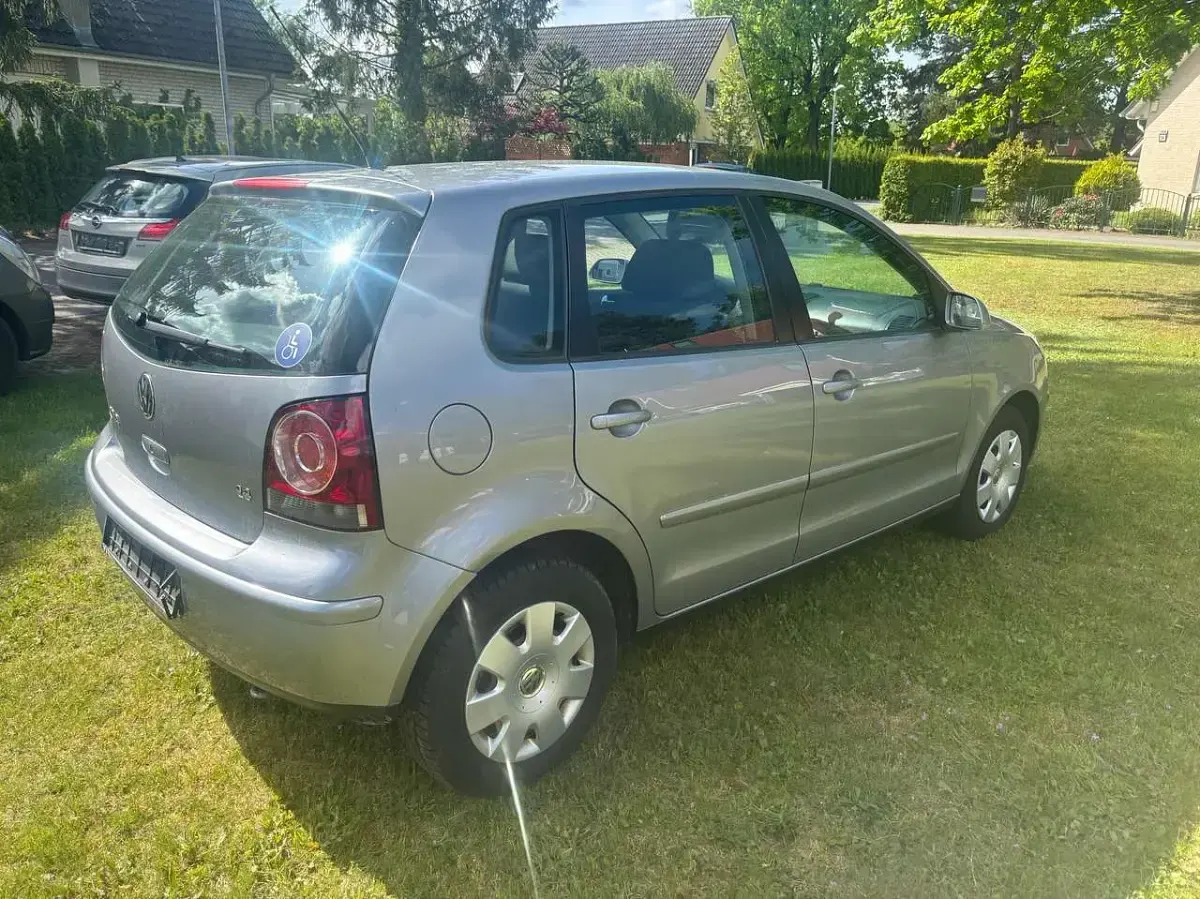 Gebraucht VW Polo 75 PS (55 kW) 2005 Silber Kleinwagen