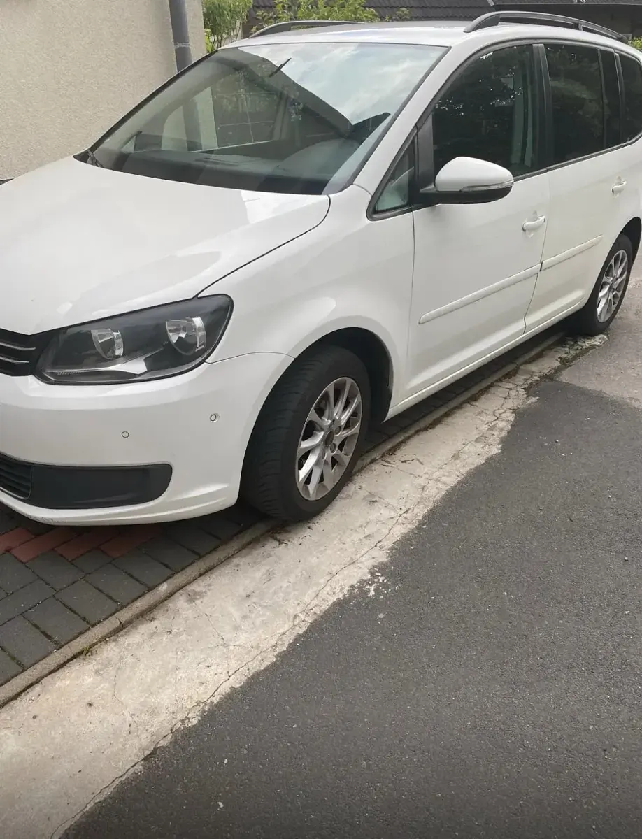 Gebraucht VW Touran 150 PS (110 kW) 2013 Weiß Van / Kleinbus