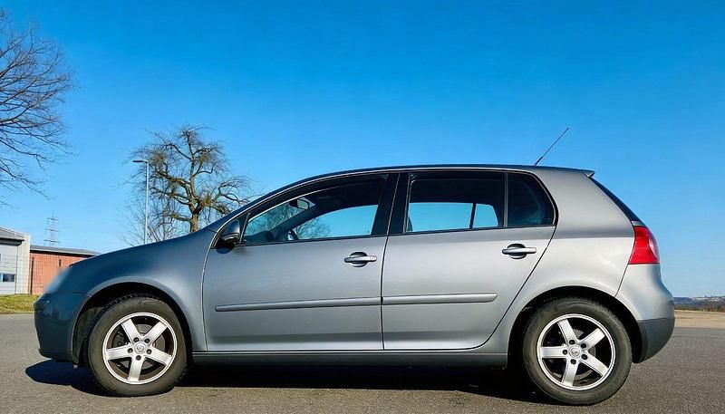 Gebraucht VW Golf V 90 PS (66 kW) 2007 Grau Limousine