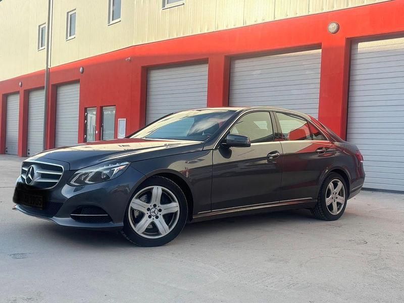 Gebraucht Mercedes E220 Edition 170 PS (125 kW) 2014 Schwarz Limousine