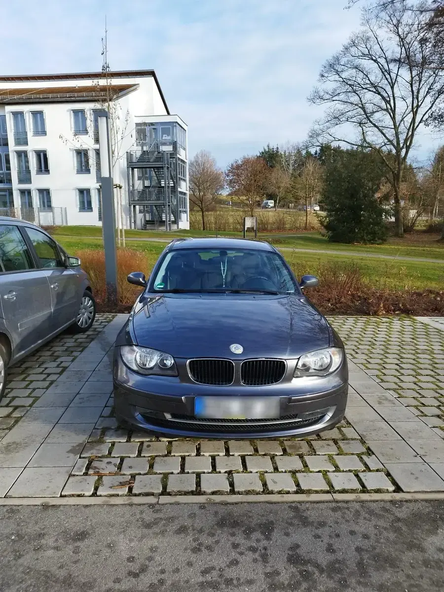Gebraucht BMW 118 120 PS (88 kW) 2007 Grau Kleinwagen