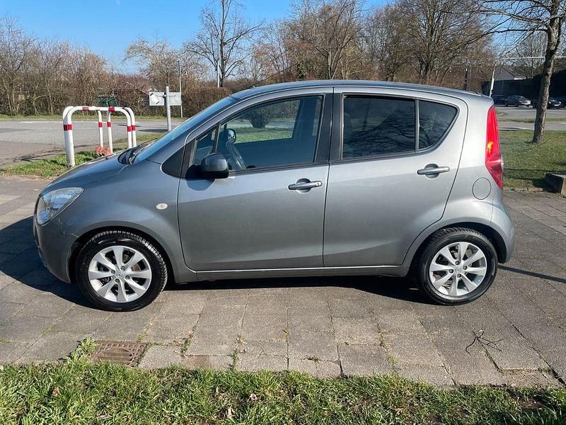 Gebraucht Opel Agila Edition 68 PS (50 kW) 2014 Grau Kleinwagen