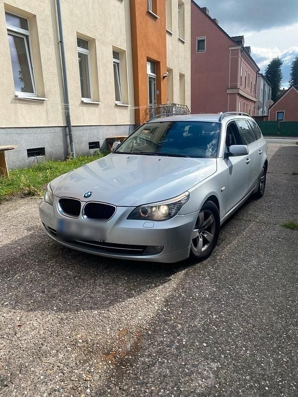 Grau Gebraucht 2008 BMW 520 Kombi | 3.499 € (Superpreis) - Bild 1/4