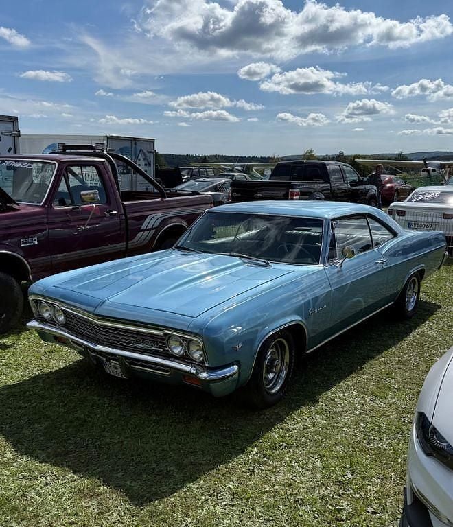 Blau Gebraucht 1966 Chevrolet Impala Sport Limousine | 46.599 € - Bild 1/4