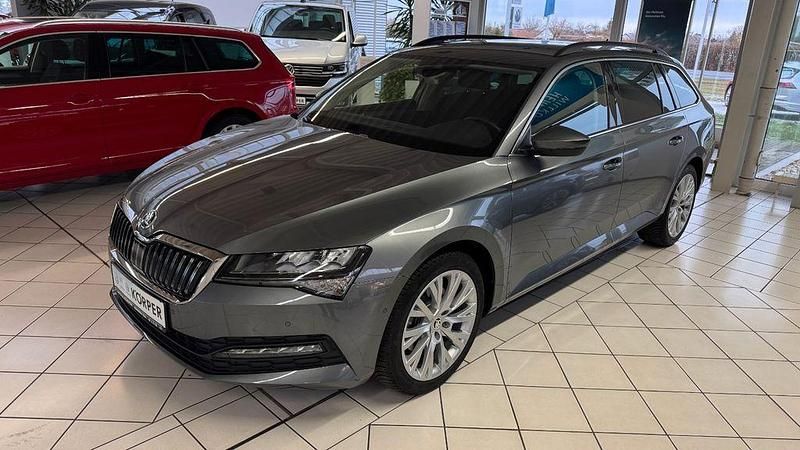 Gebraucht Skoda Superb Ambition 150 PS (110 kW) 2024 Grau Limousine
