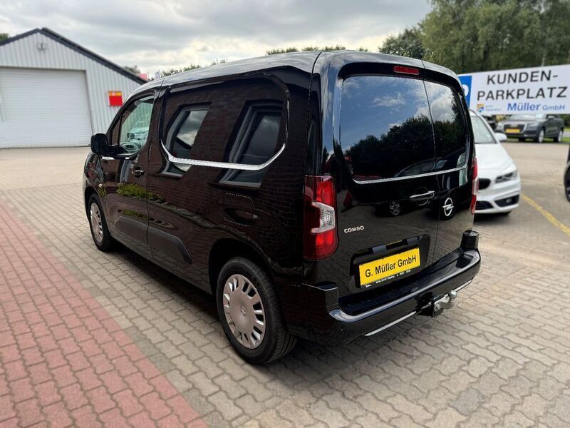 Gebraucht Opel Combo Edition 131 PS (96 kW) 2020 Schwarz Van / Kleinbus