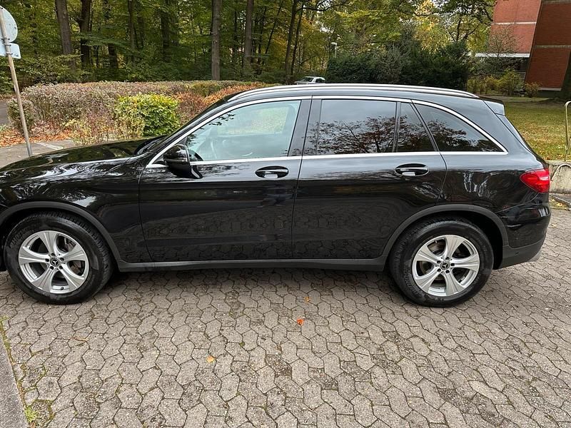 Gebraucht Mercedes GLC350 258 PS (189 kW) 2018 Schwarz SUV